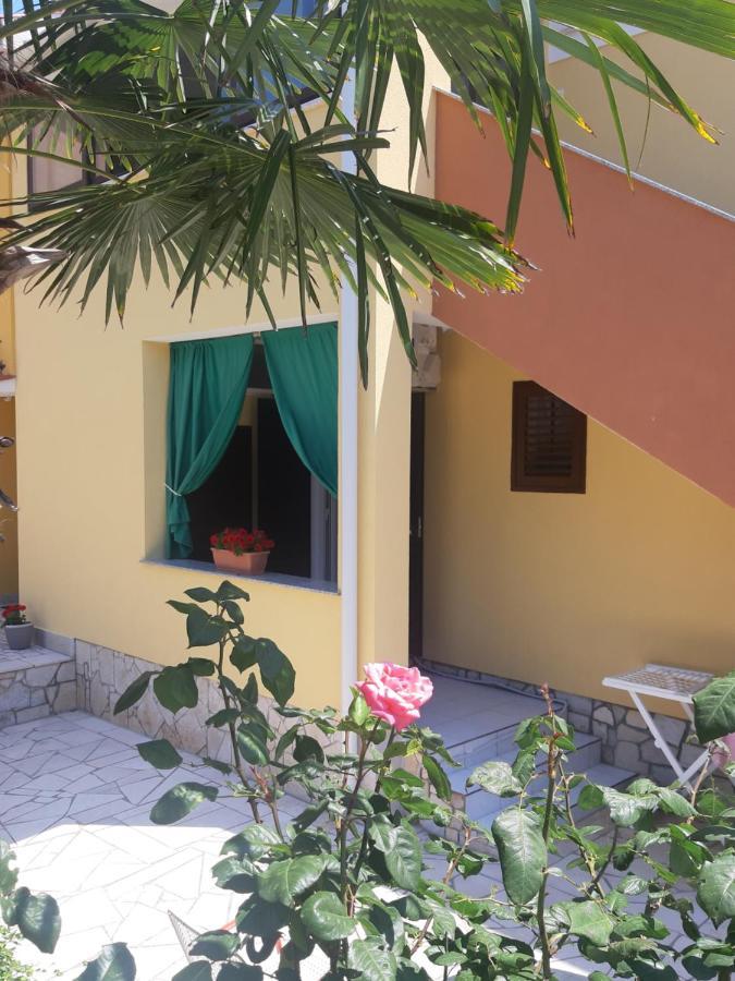 Soba Ana Hotel Cres Exterior photo